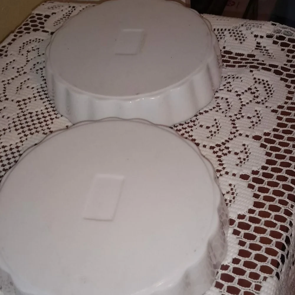 Stoneware decorative bowls